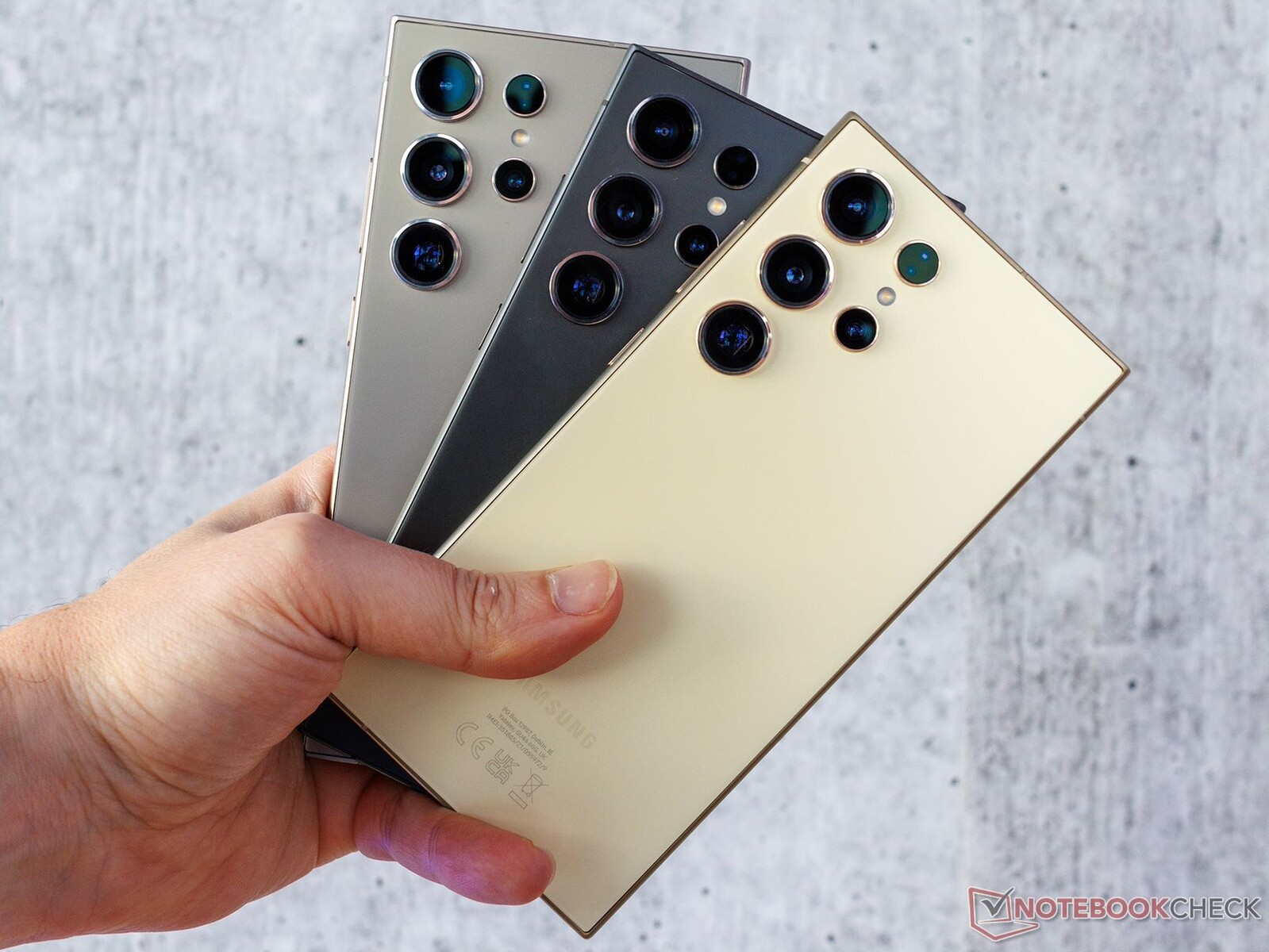 Samsung Galaxy S24 Ultra Outshines iPhone 15 Pro Max with Superior Display Technology