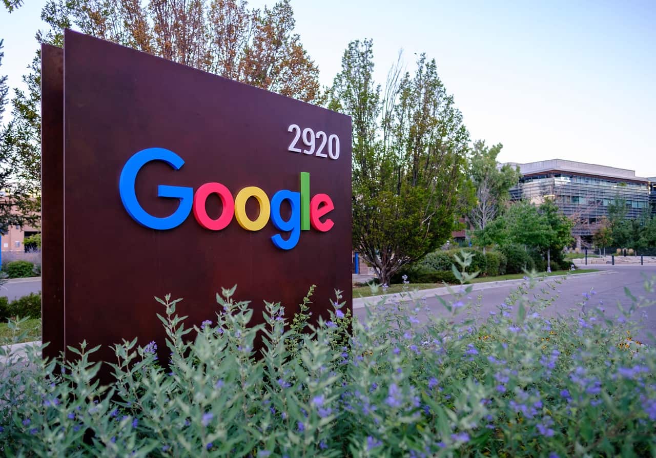 Google Encourages Publishing Outlets to Adopt AI-Generated Content with Financial Incentives
