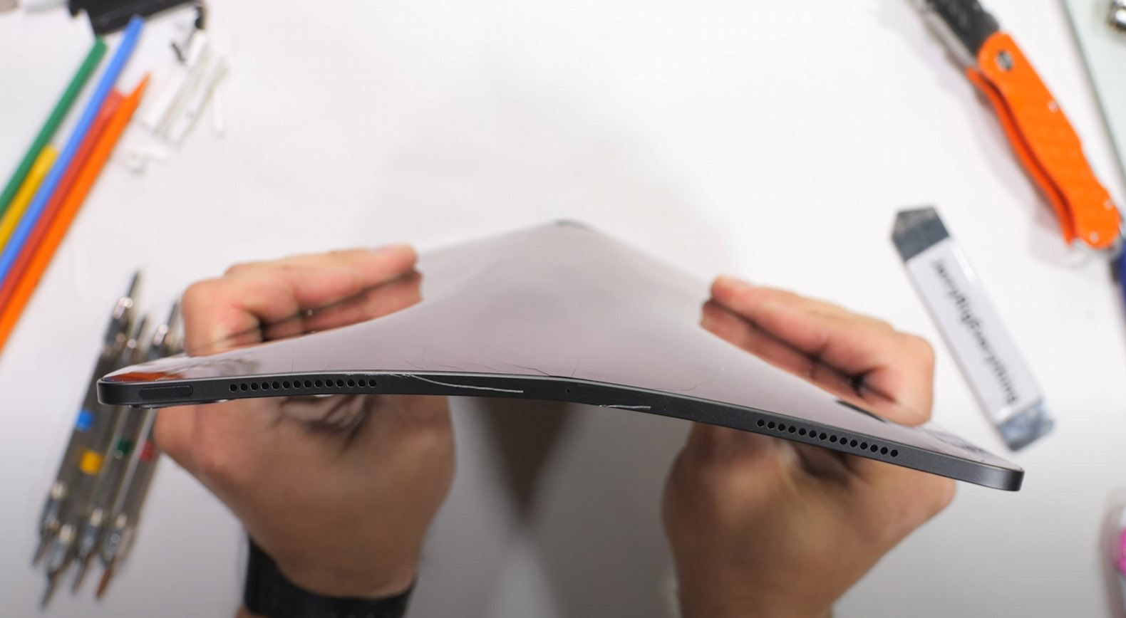 M4 iPad Pro failed bend test