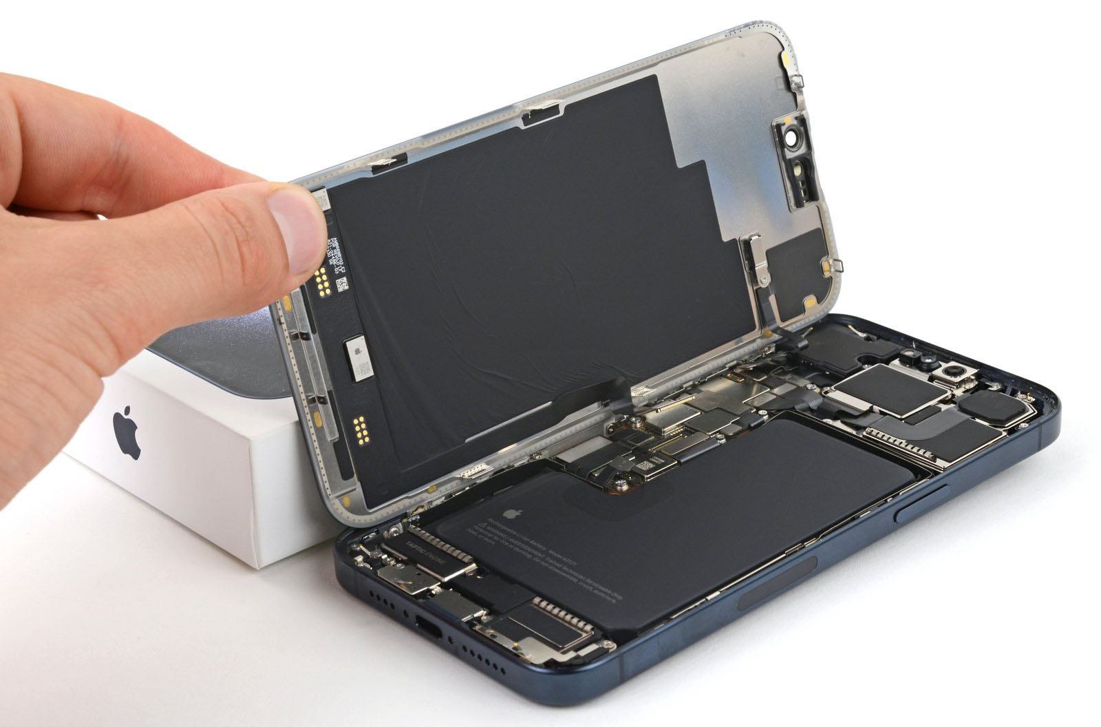iPhone 16 Pro and iPhone 16 Pro Max battery size and shape