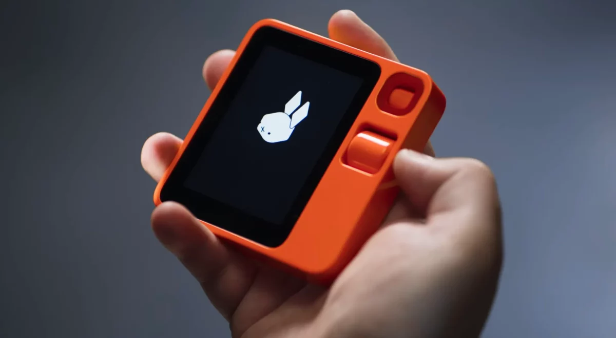 Rabbit R1 runs smoothly on Android