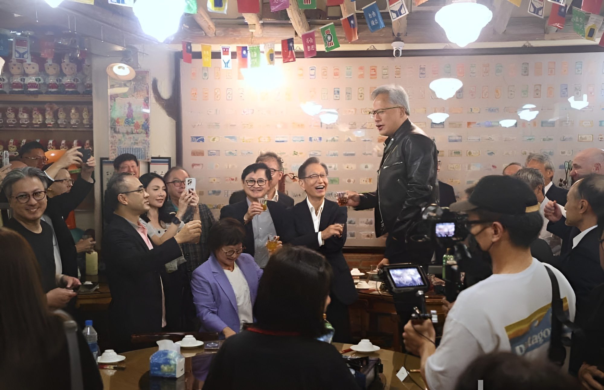 NVIDIA CEO, Jensen Huang, Holds A "Casual Dinner", Inviting Taiwan's Leading Tech Executives 1