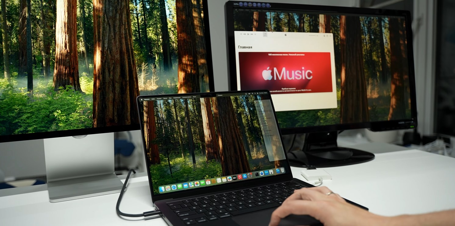 M4 MacBook Pro being used with two monitors