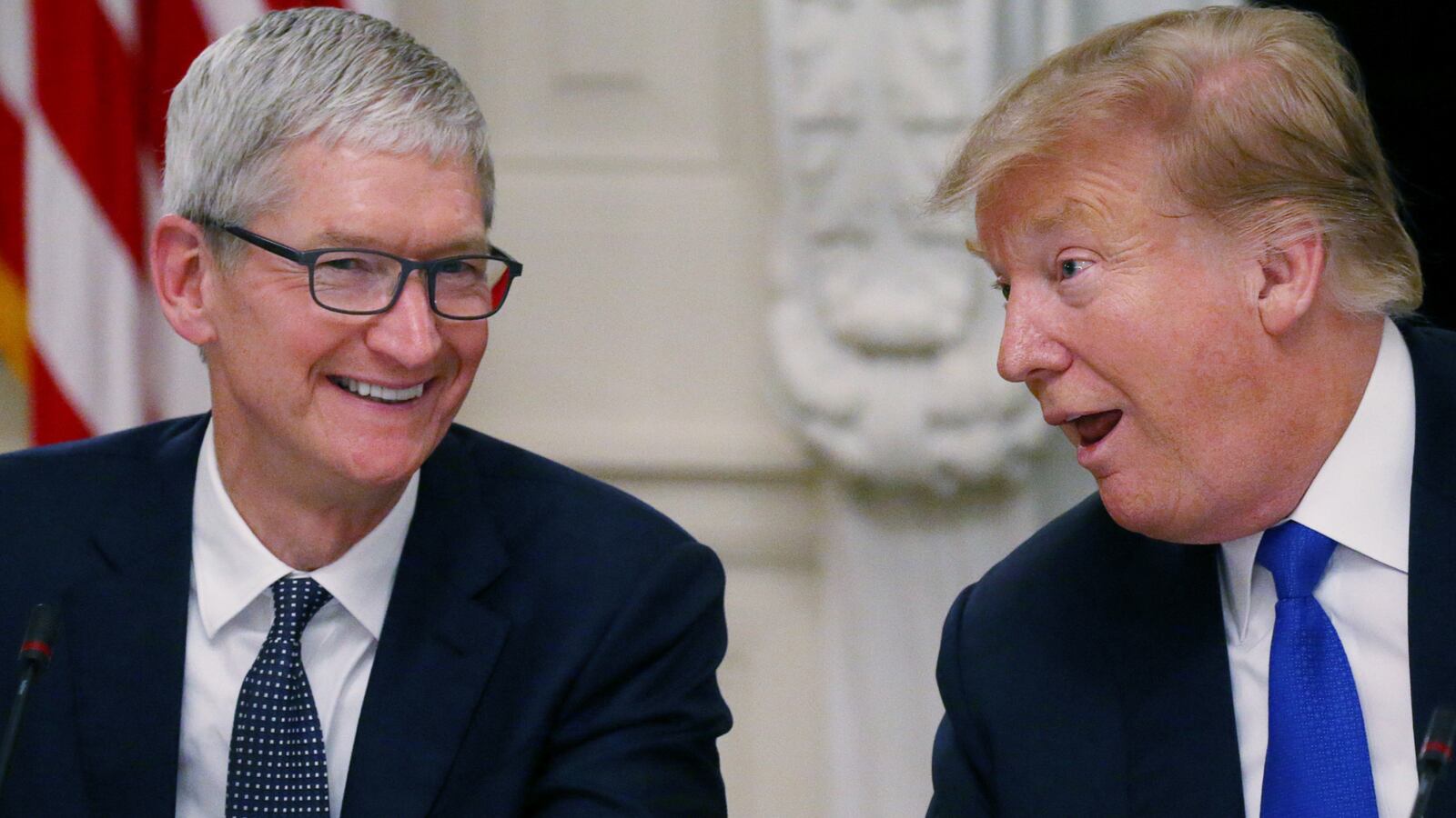 Tim Cook congratulates Donald Trump on his victory