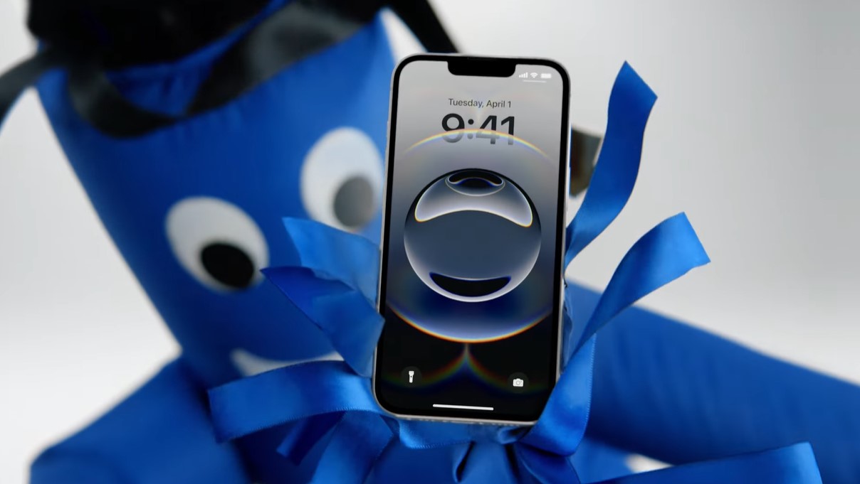 New iPhone 16e video ad