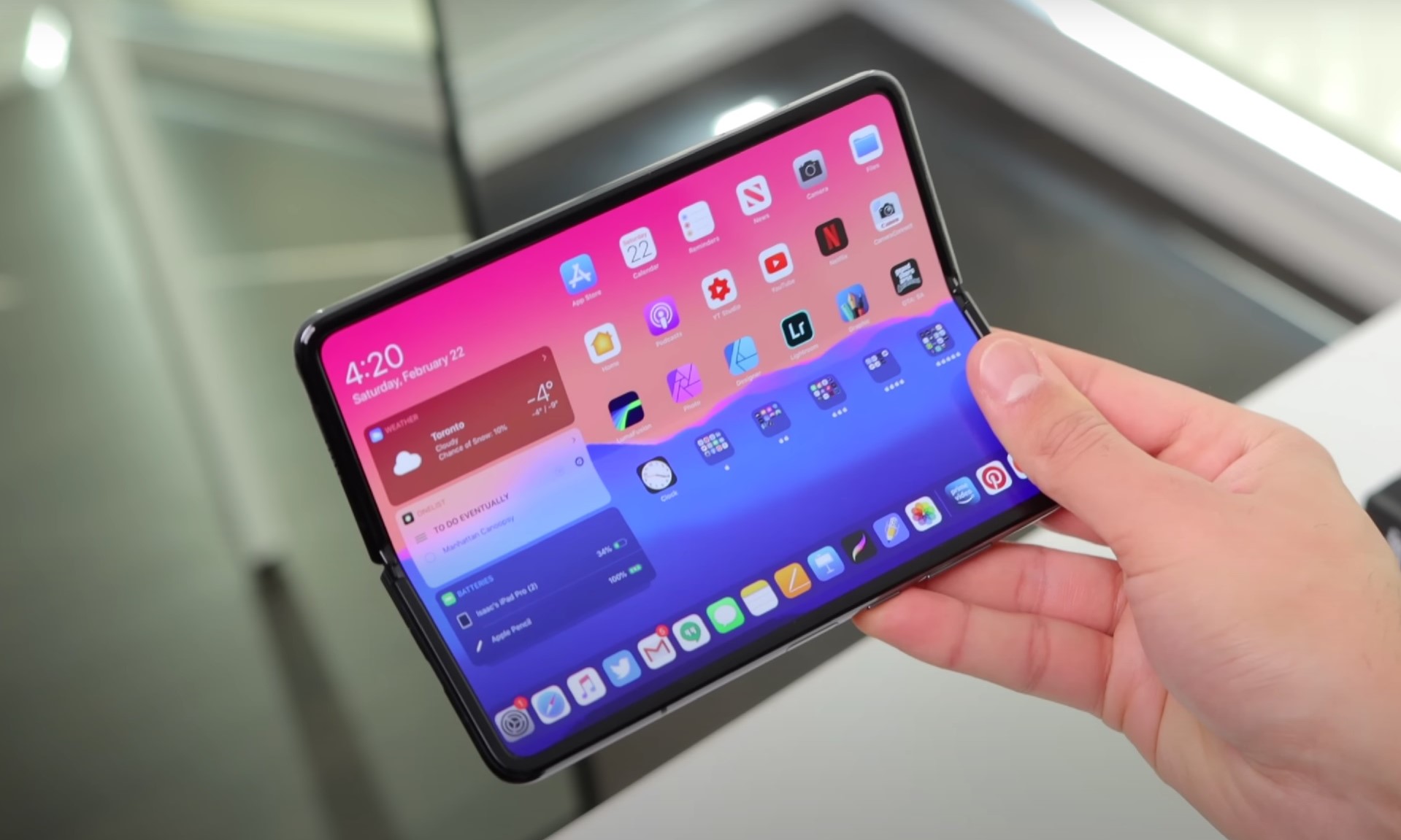 Apple will launch its first foldable device in 2026
