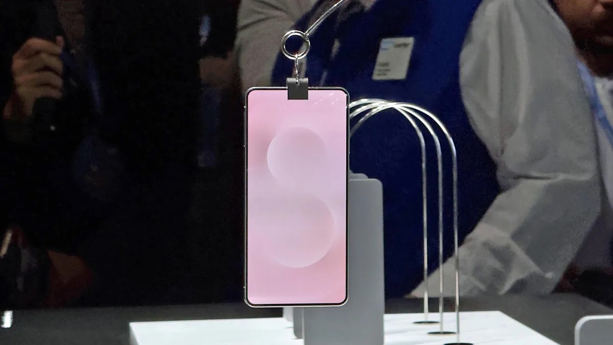 Galaxy S25 Edge rumored to be the lightest of Samsung's current-generation flagships