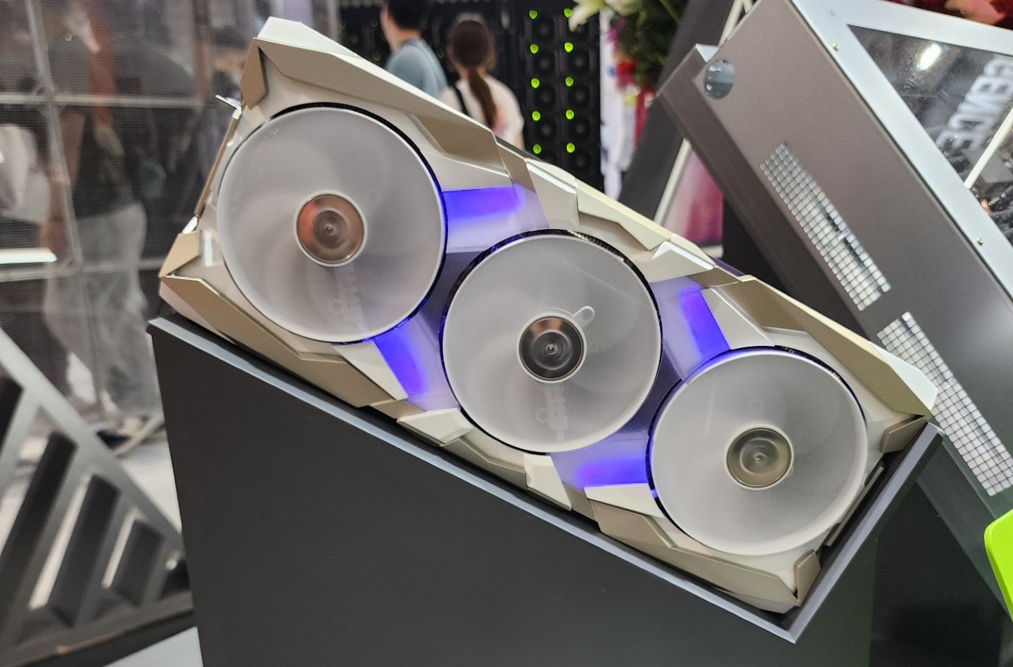 AURAS Displays Next-Gen NVIDIA GeForce RTX Coolers, AMD Radeon RX 9070 Designs & Water-Cooled Motherboards 1