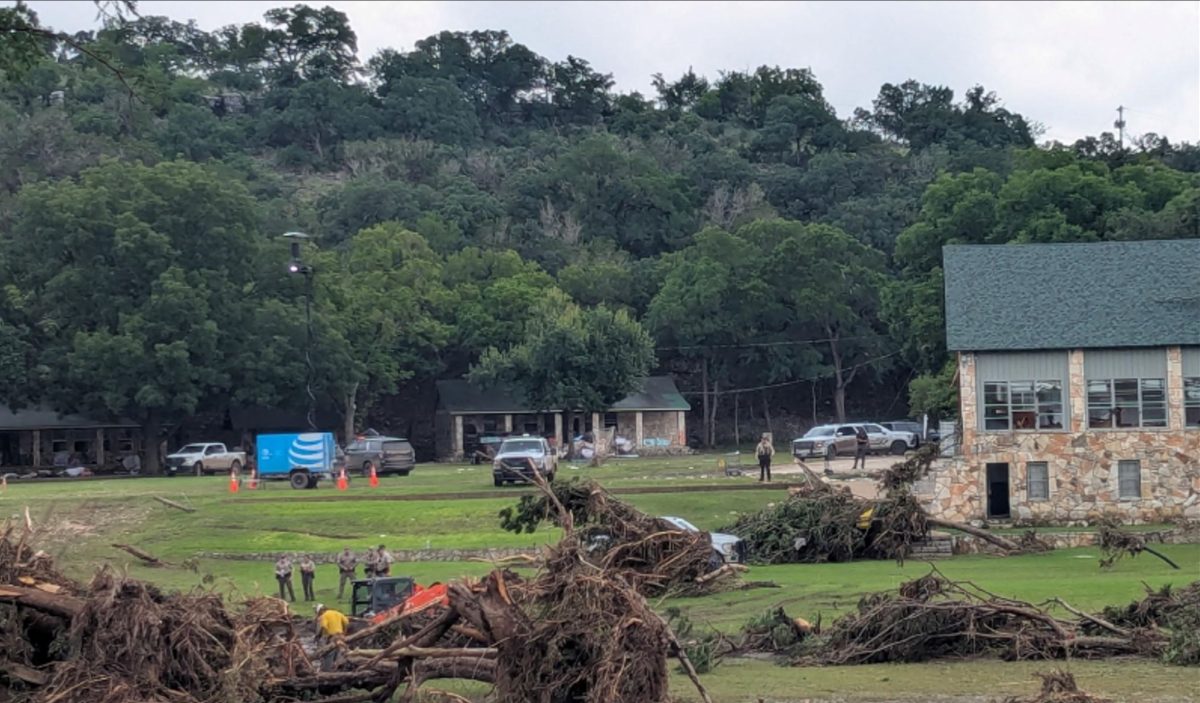 AT&T, T-Mobile and Verizon all jump to help flood-hit Texas