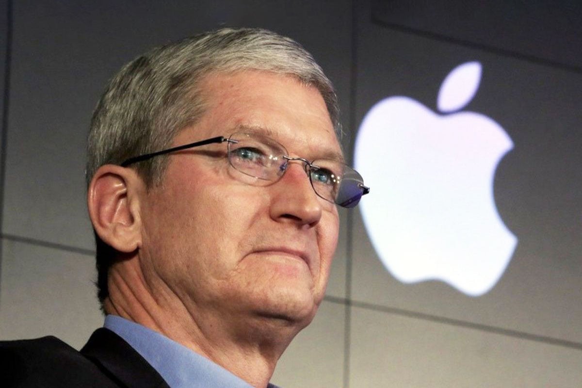 Apple CEO Tim Cook says to staff that Apple must win AI race