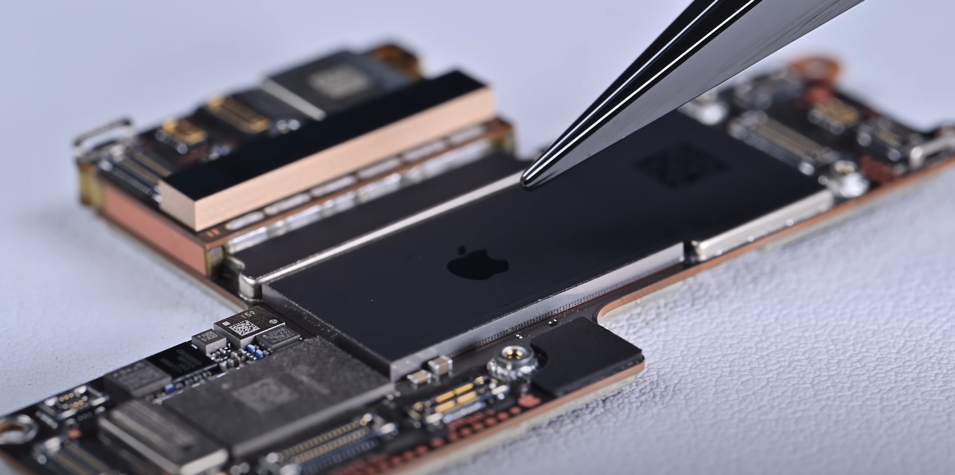 iPhone Air modded storage upgrade failure