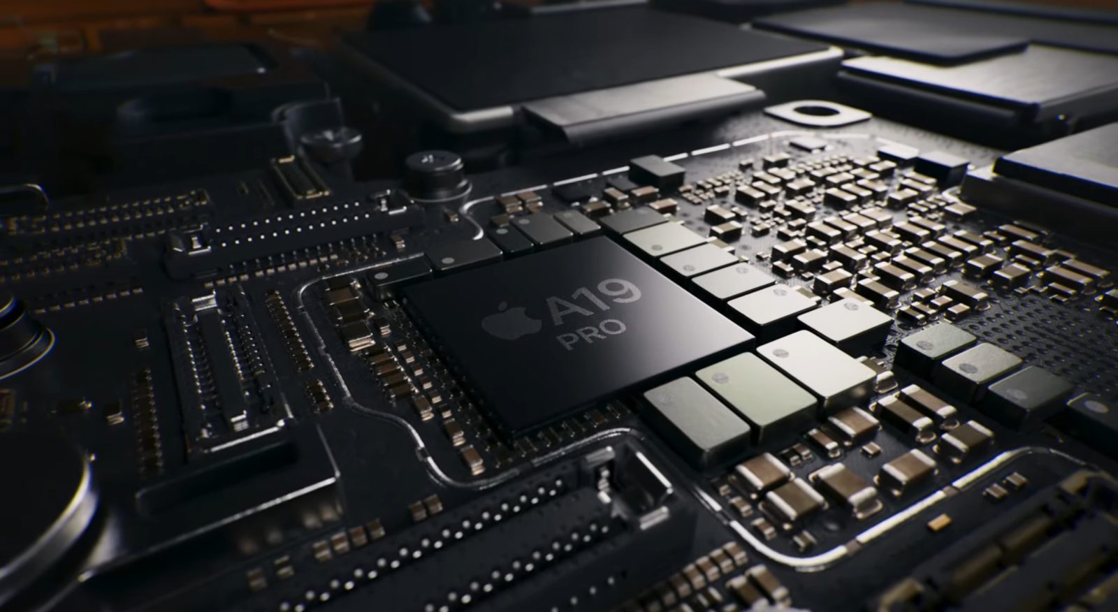 iPhone Air with A19 Pro 5-core GPU compared against iPhone 17 Pro 6-core GPU performance.