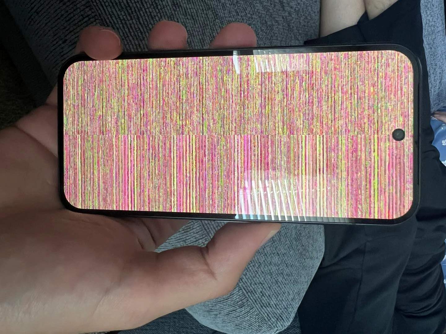 Pixel 10 display glitches