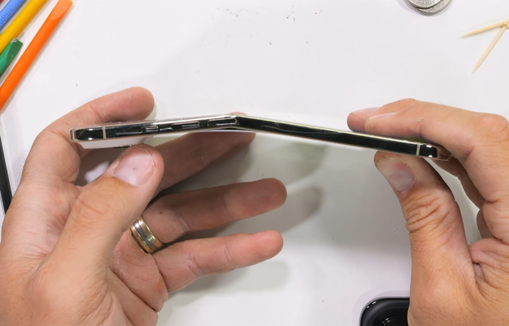 iPhone Air requires a crane to actually be bent