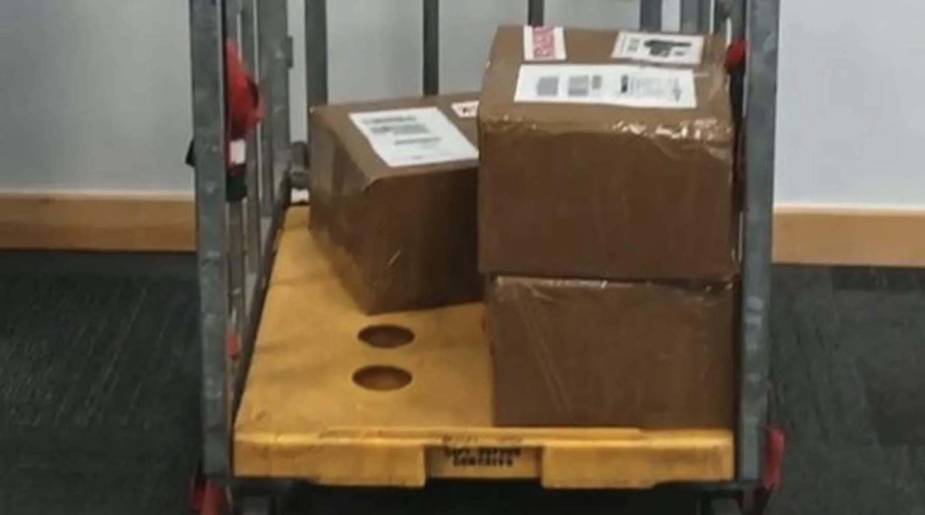 Find My tracks stolen iPhone, helping police uncover gang smuggling 40,000 stolen phones to China.