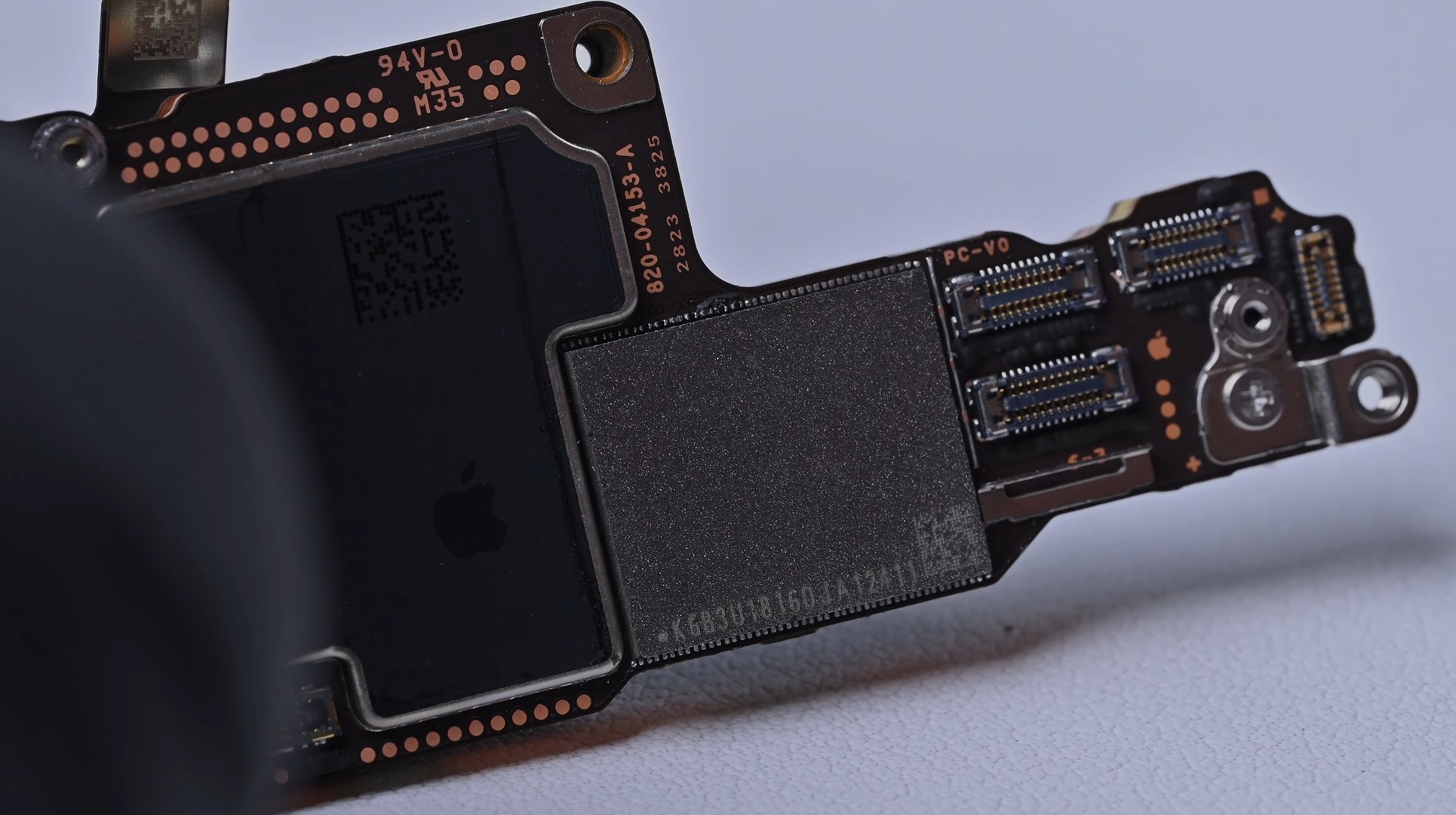 iPhone 17 Pro Max 2TB storage mod