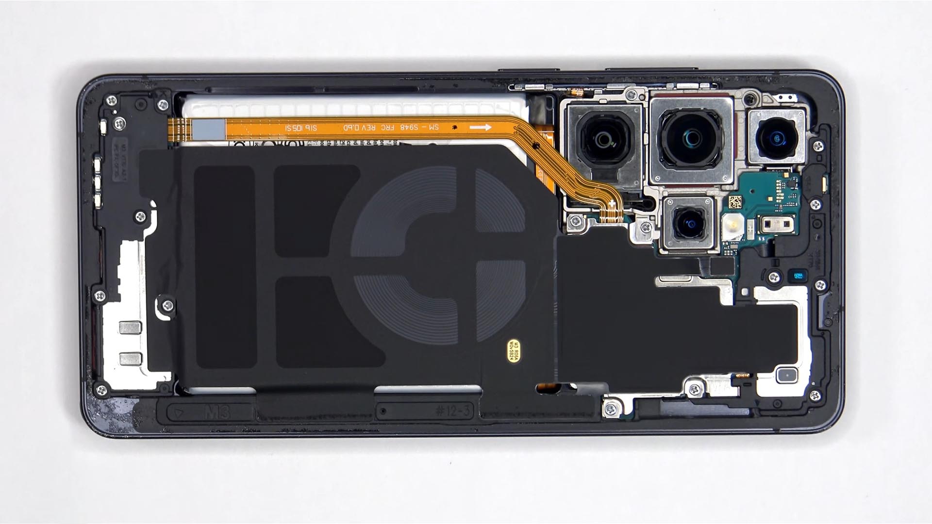 First Galaxy S26 Ultra teardown