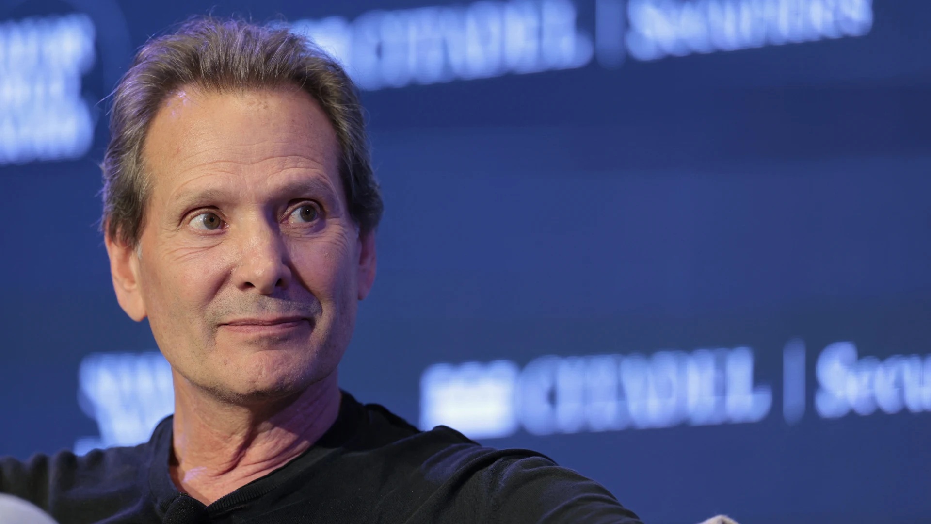 Verizon CEO no longer believes that free phones will make up for bad service