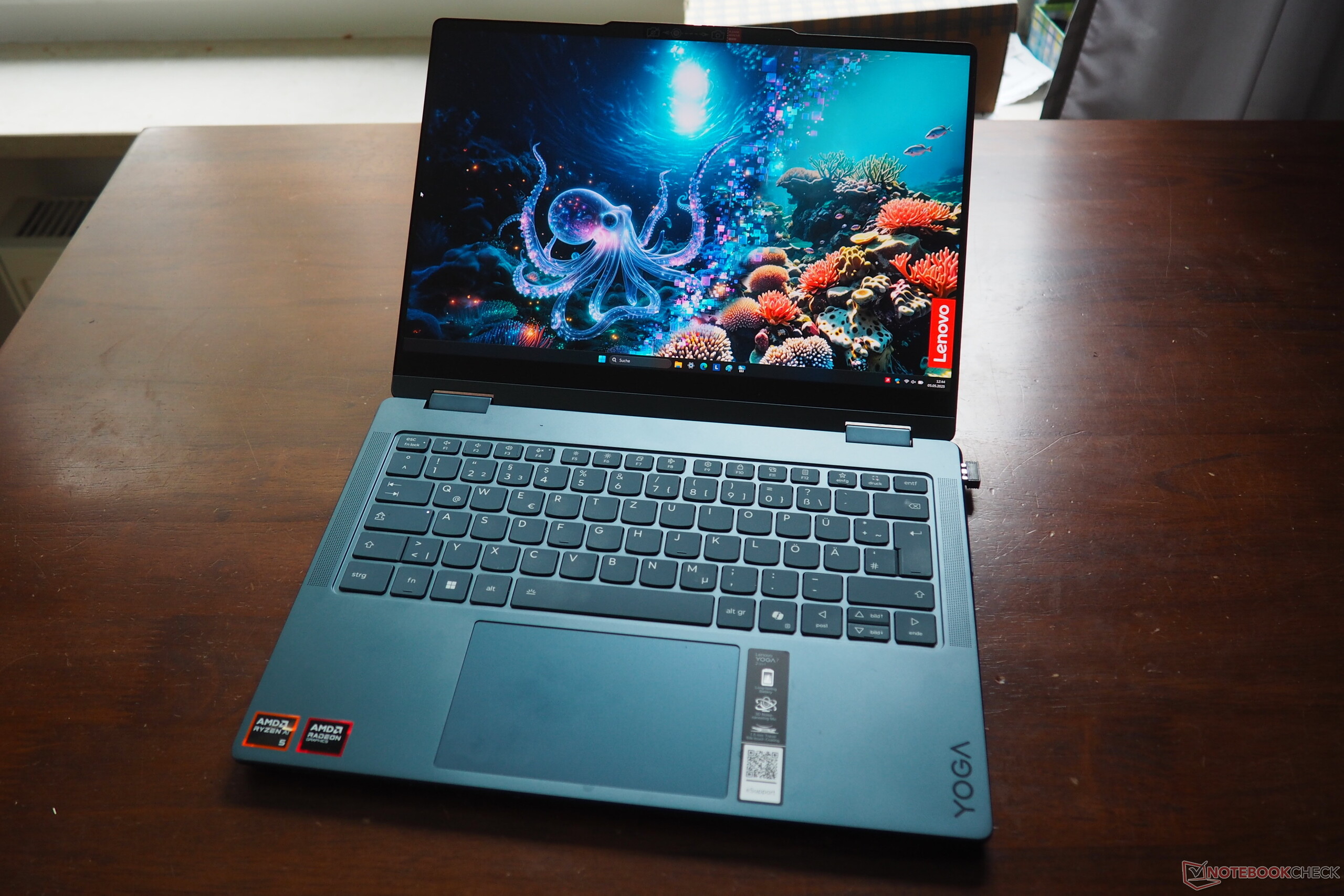 Lenovo Yoga 7 Deal Slashes 31% Off a Ryzen 7 OLED Powerhouse