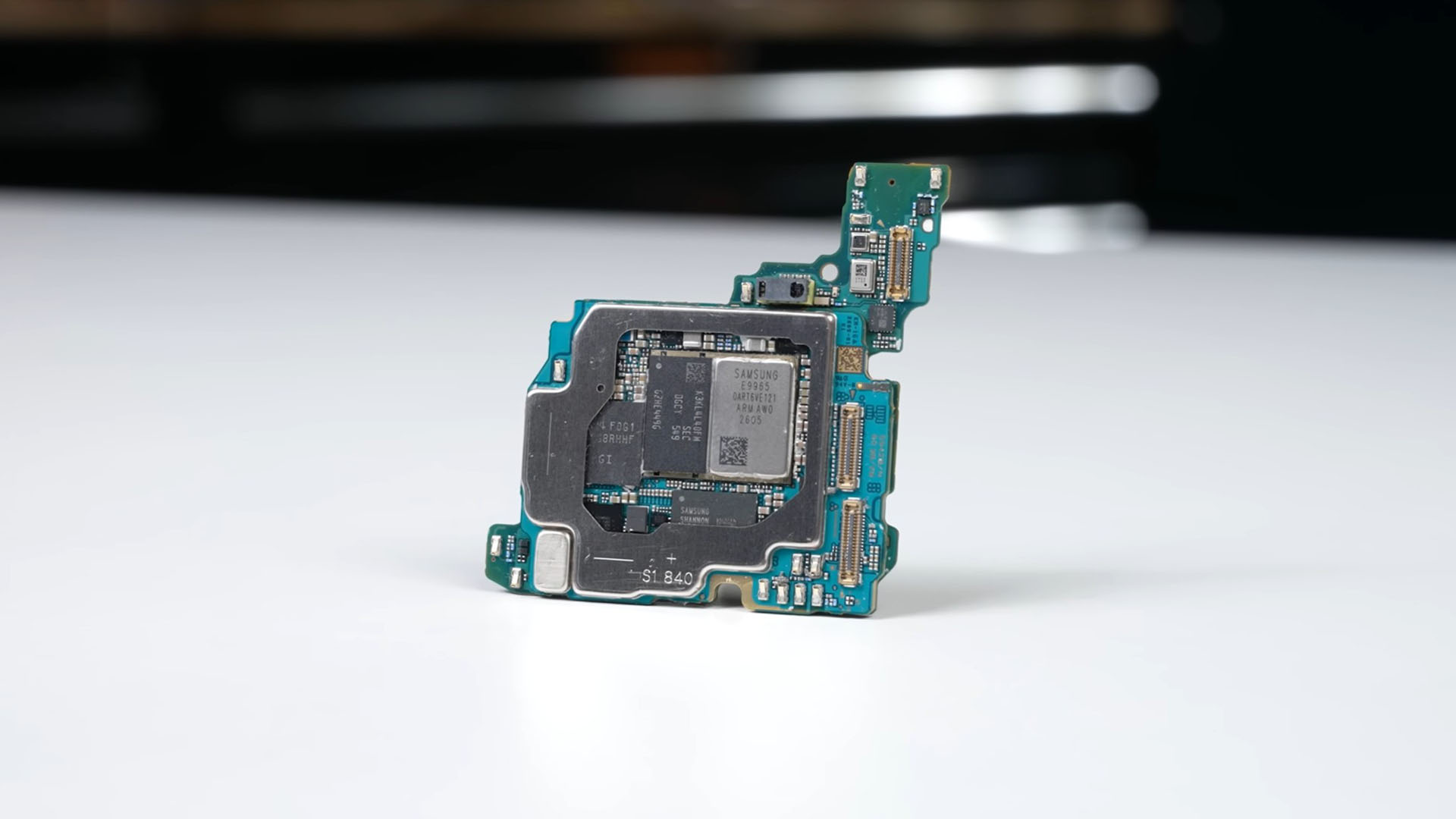 Samsung shows the future of smartphone SoC packaging with its Exynos 2600
