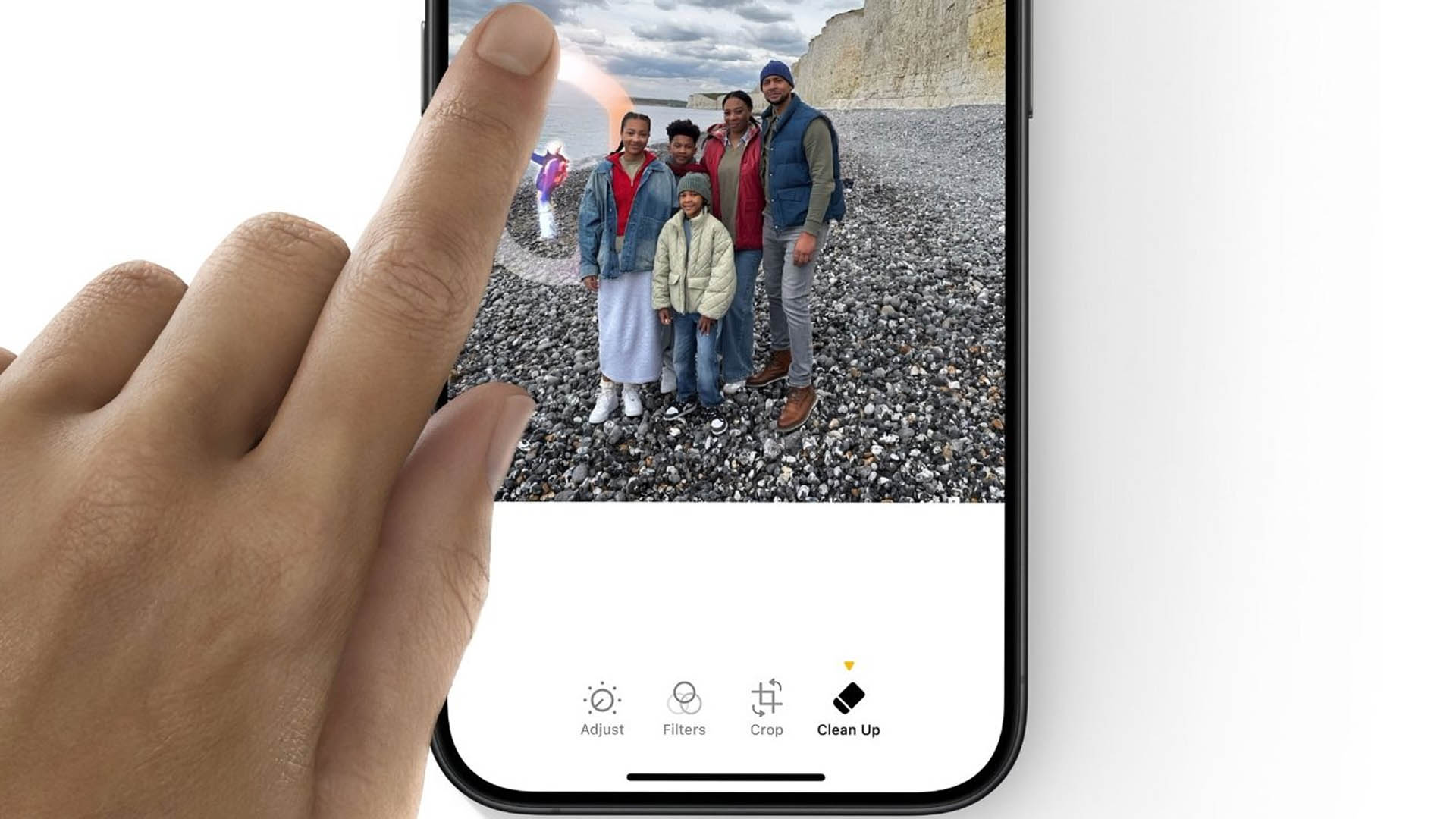 iOS 26 Clean Up tool has improved substantially