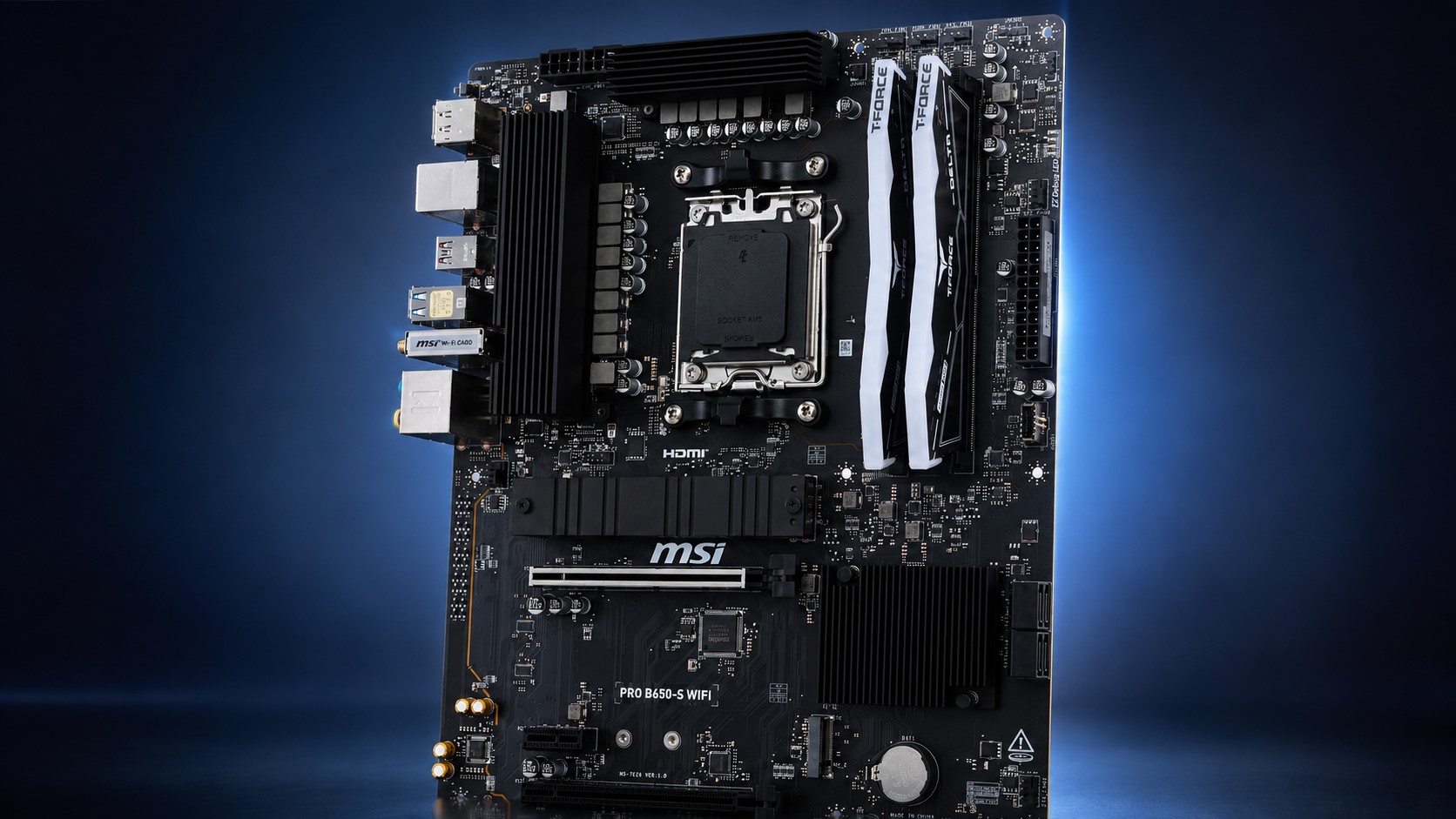 The image shows an MSI PRO B650-S WIFI motherboard featuring T-Force branded RAM modules against a blue background.